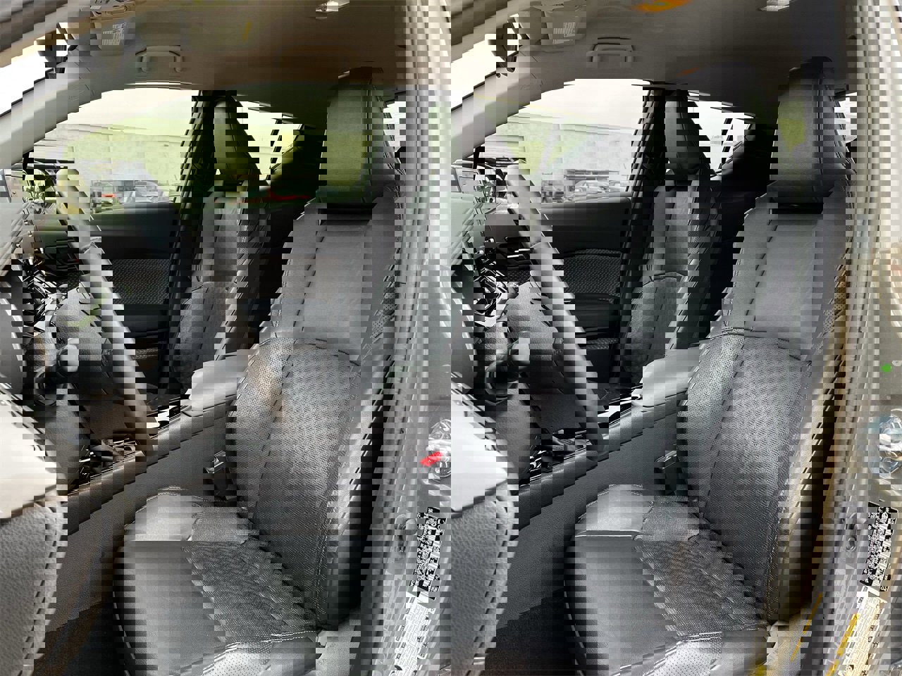 Used 2021 Toyota C-HR Limited image 22