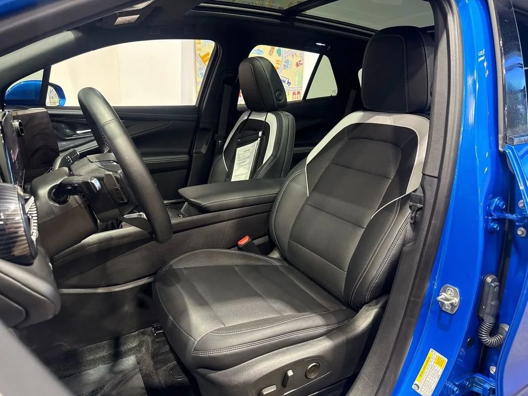 Used 2024 Chevrolet Blazer EV LT AWD/4WD image 14