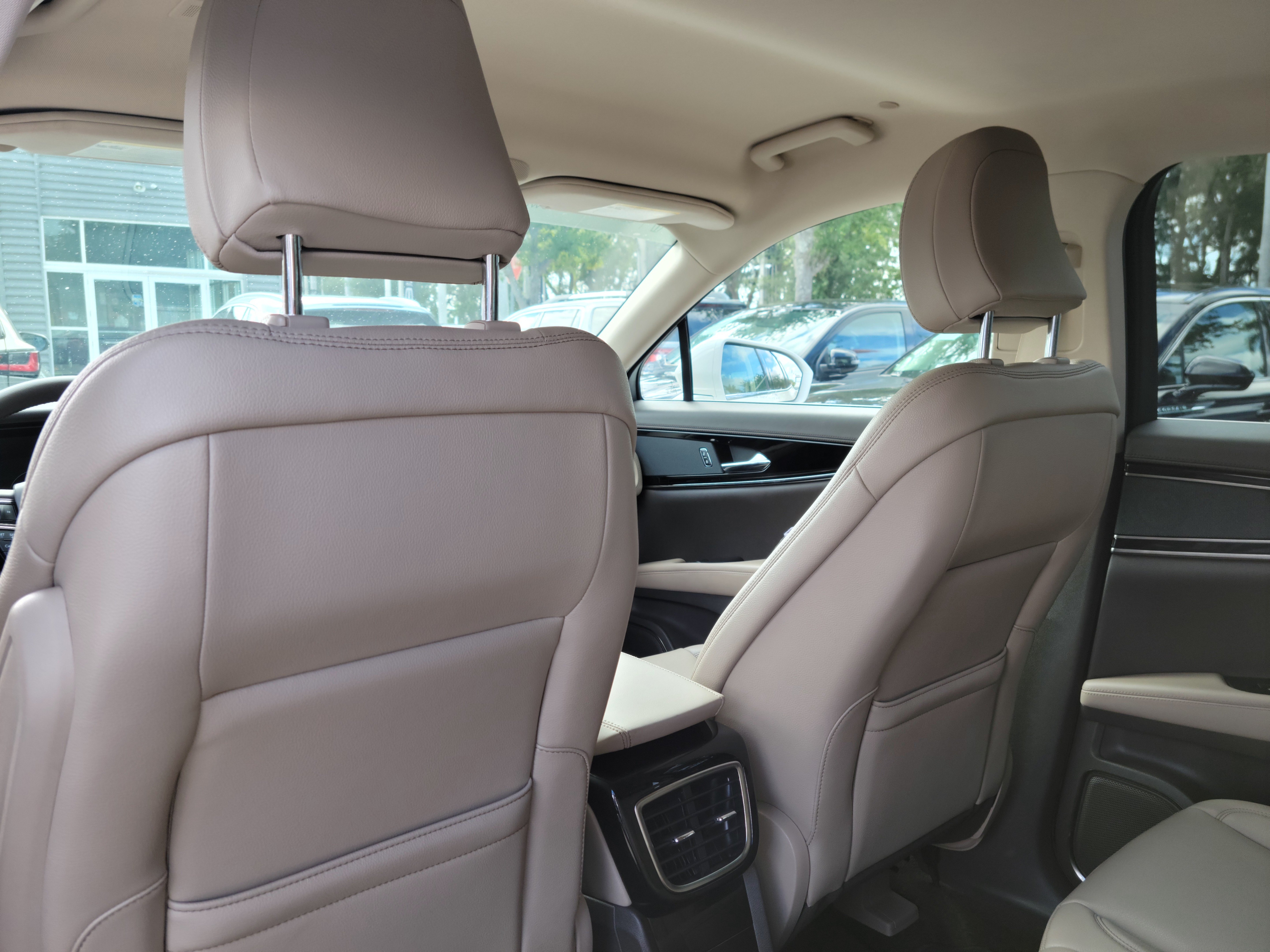 Certified 2022 Lincoln Corsair Reserve w/ Elements Package FWD image 9