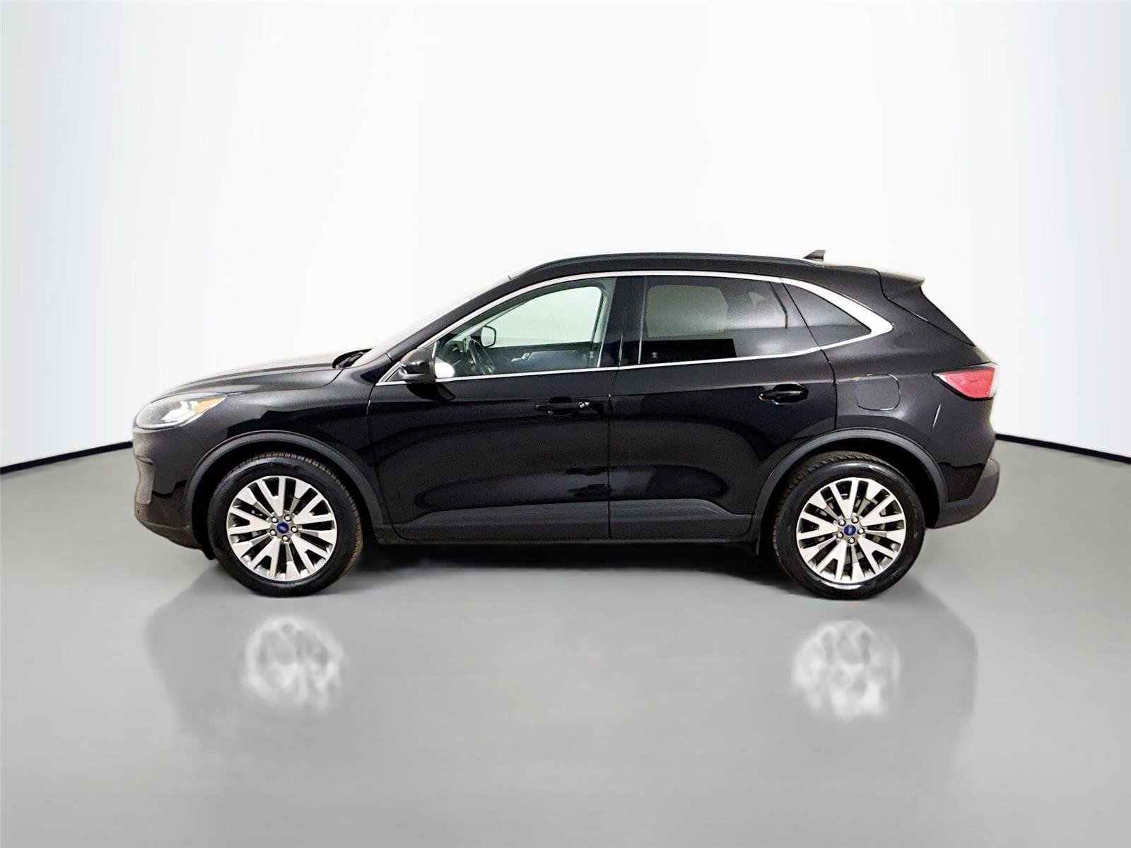 Used 2022 Ford Escape Titanium image 4