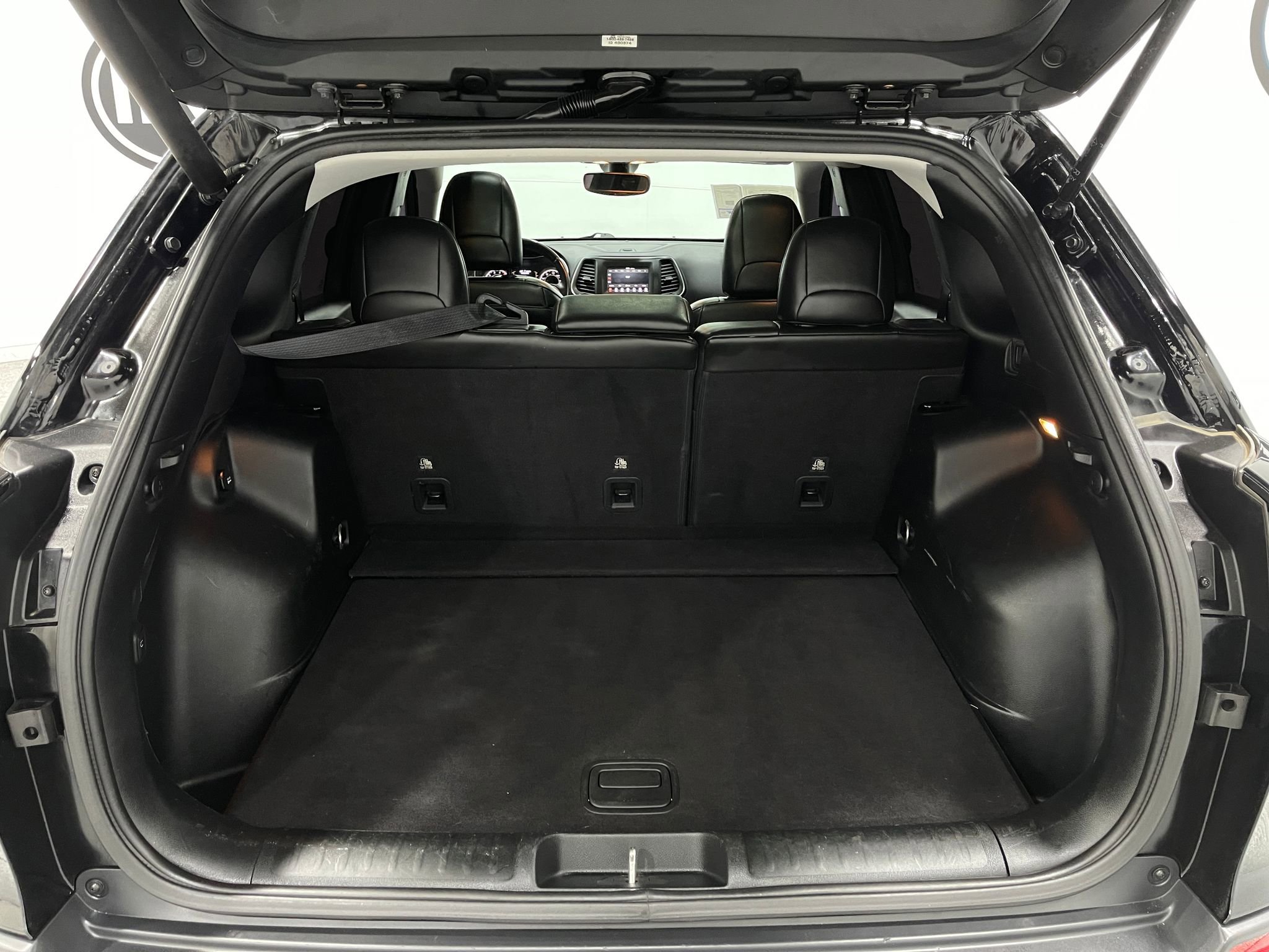 Used 2019 Jeep Cherokee Latitude Plus w/ Comfort/Convenience Group AWD/4WD image 26