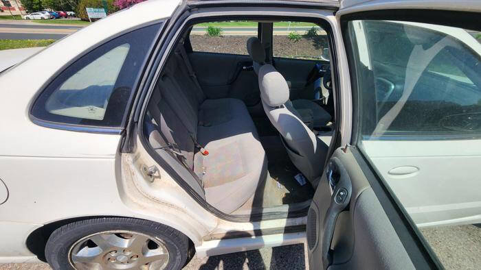 Used 2003 Saturn L-Series L200 w/ Sport Pkg FWD image 27