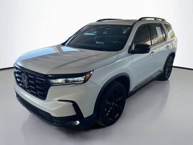 Used 2025 Honda Pilot Black Edition image 4