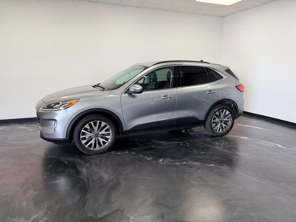 Used 2022 Ford Escape Titanium w/ Class II Trailer Tow Package AWD/4WD image 7