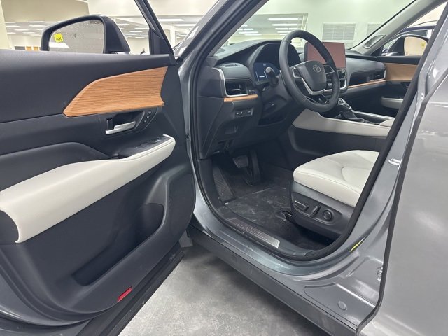 New 2026 Toyota Grand Highlander Platinum image 28