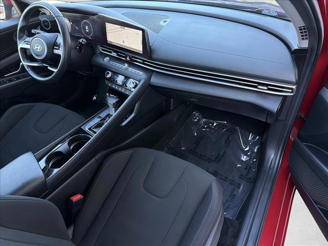 Used 2025 Hyundai Elantra SEL image 26