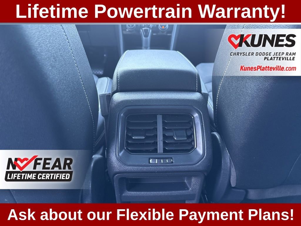 Used 2023 Volkswagen Taos SEL image 16