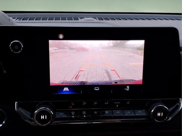 Used 2023 Chevrolet Colorado Z71 w/ Z71 Convenience Package 2 AWD/4WD image 19