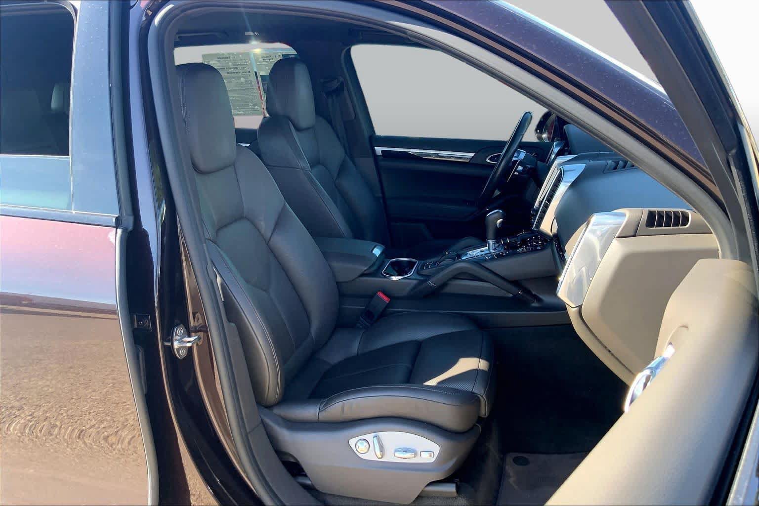 Used 2018 Porsche Cayenne S AWD/4WD image 8