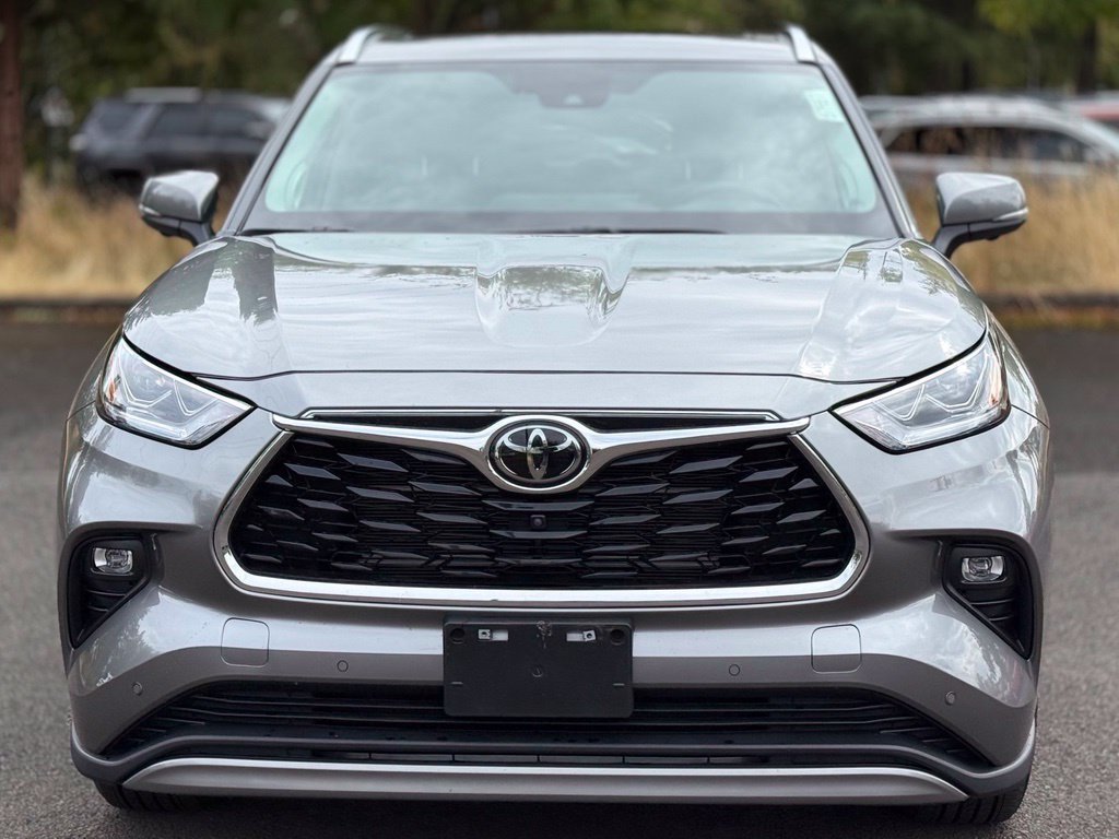 Certified 2026 Toyota Highlander Platinum AWD/4WD image 8