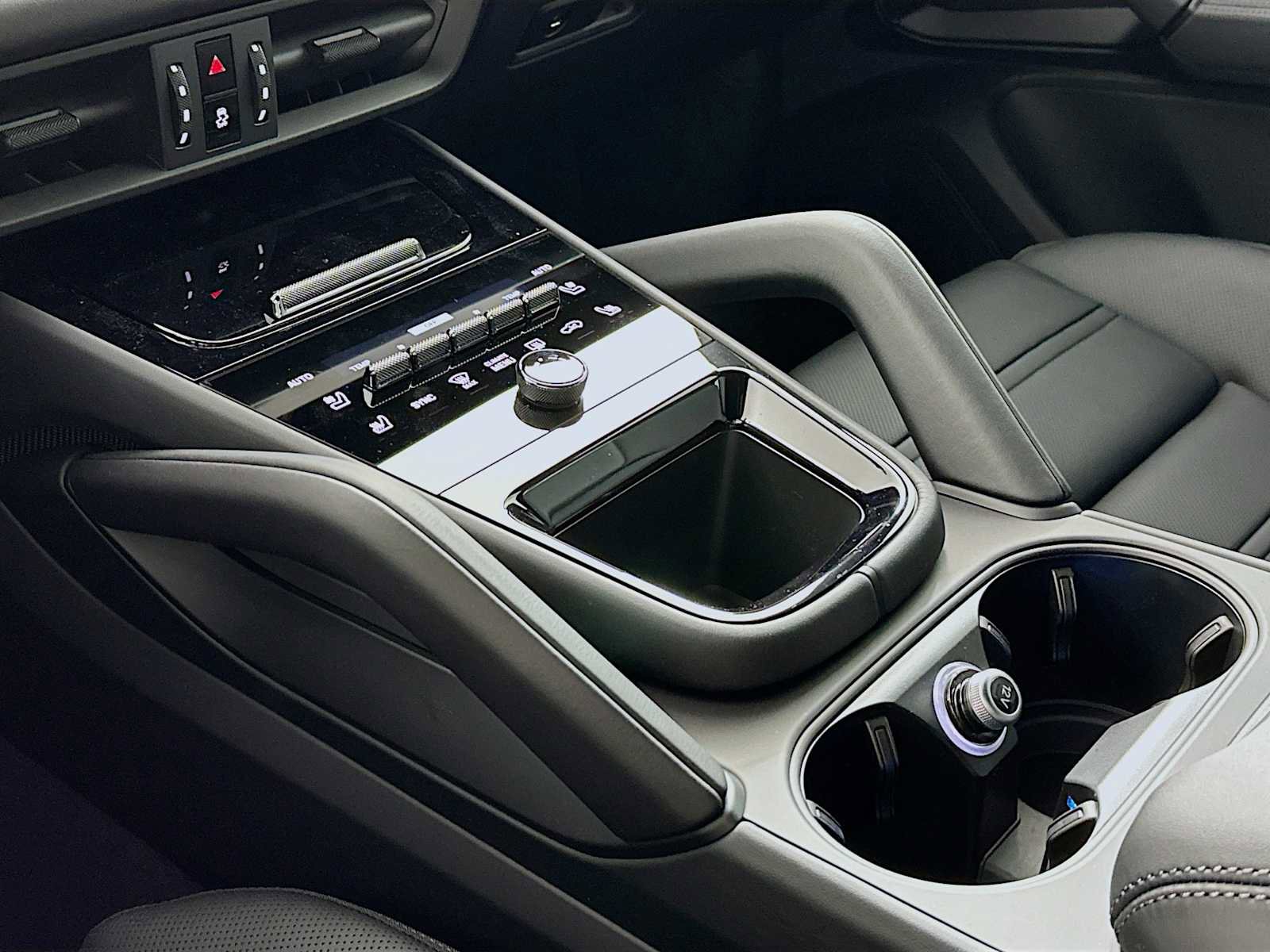 New 2026 Porsche Cayenne image 19