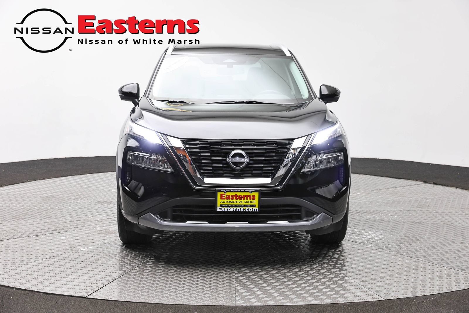 Used 2023 Nissan Rogue SL AWD/4WD image 2
