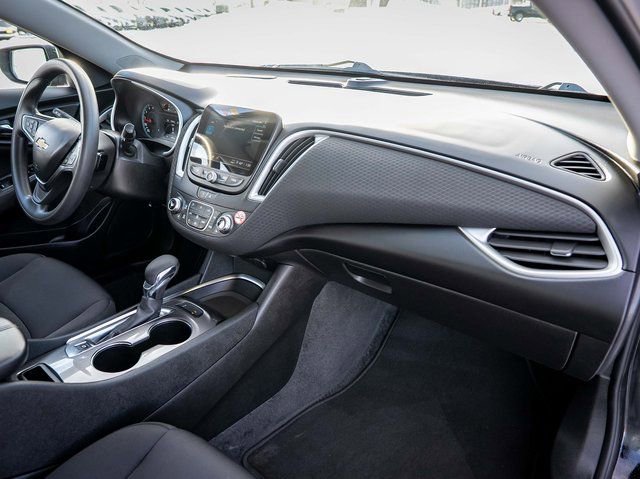 Used 2025 Chevrolet Malibu LT image 16