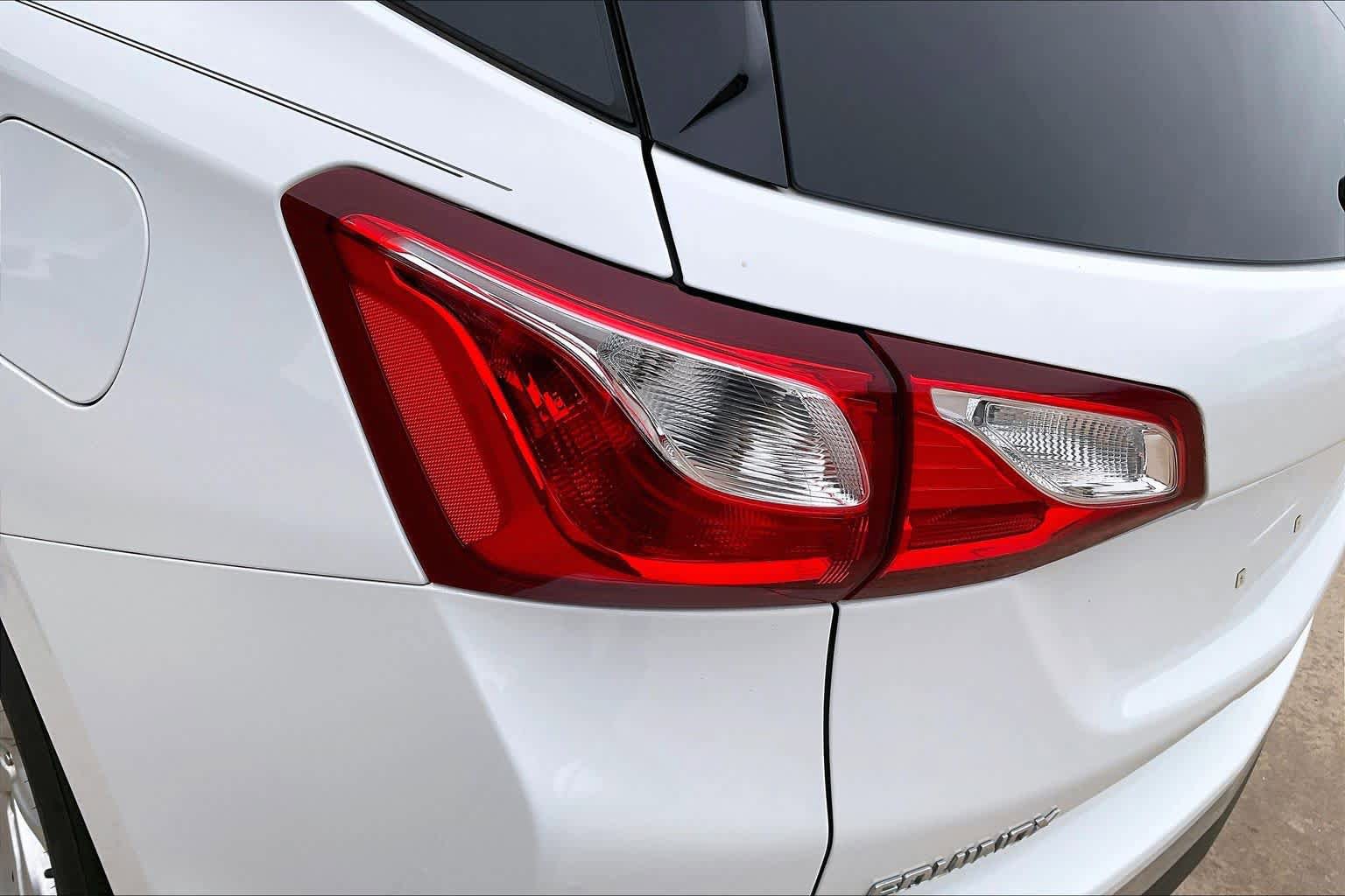 Used 2018 Chevrolet Equinox LT FWD image 28