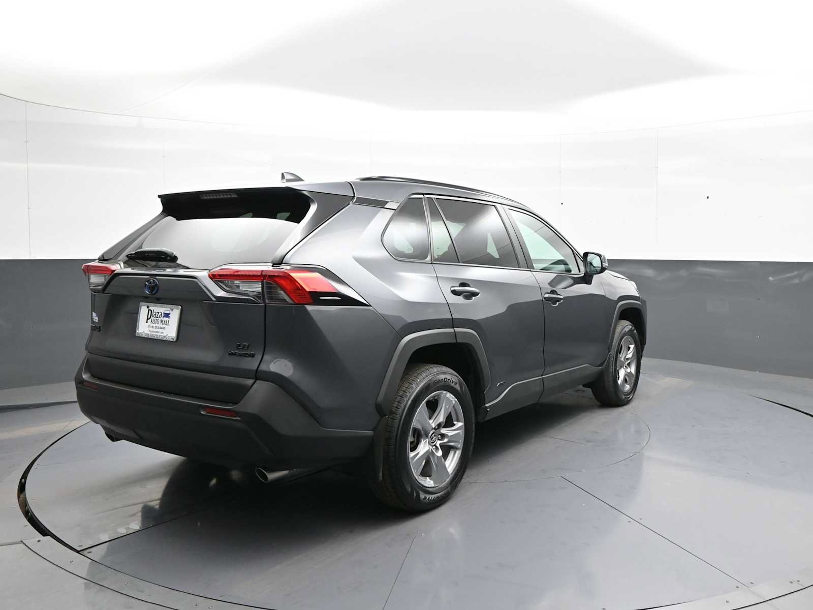 Used 2023 Toyota RAV4 LE AWD/4WD image 6