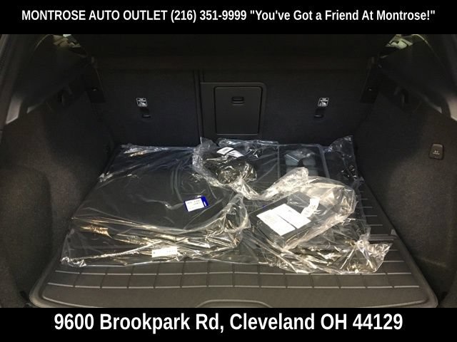 New 2024 Volvo XC40 Recharge Plus w/ Protection Package Premier RWD image 32