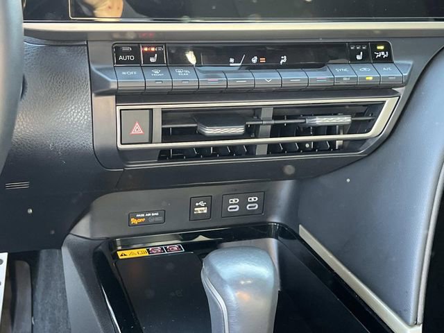 Used 2025 Toyota Camry XSE FWD image 30