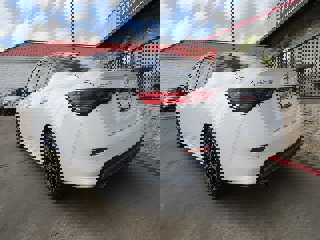 Used 2020 Nissan Sentra SR w/ Electronics Package image 3