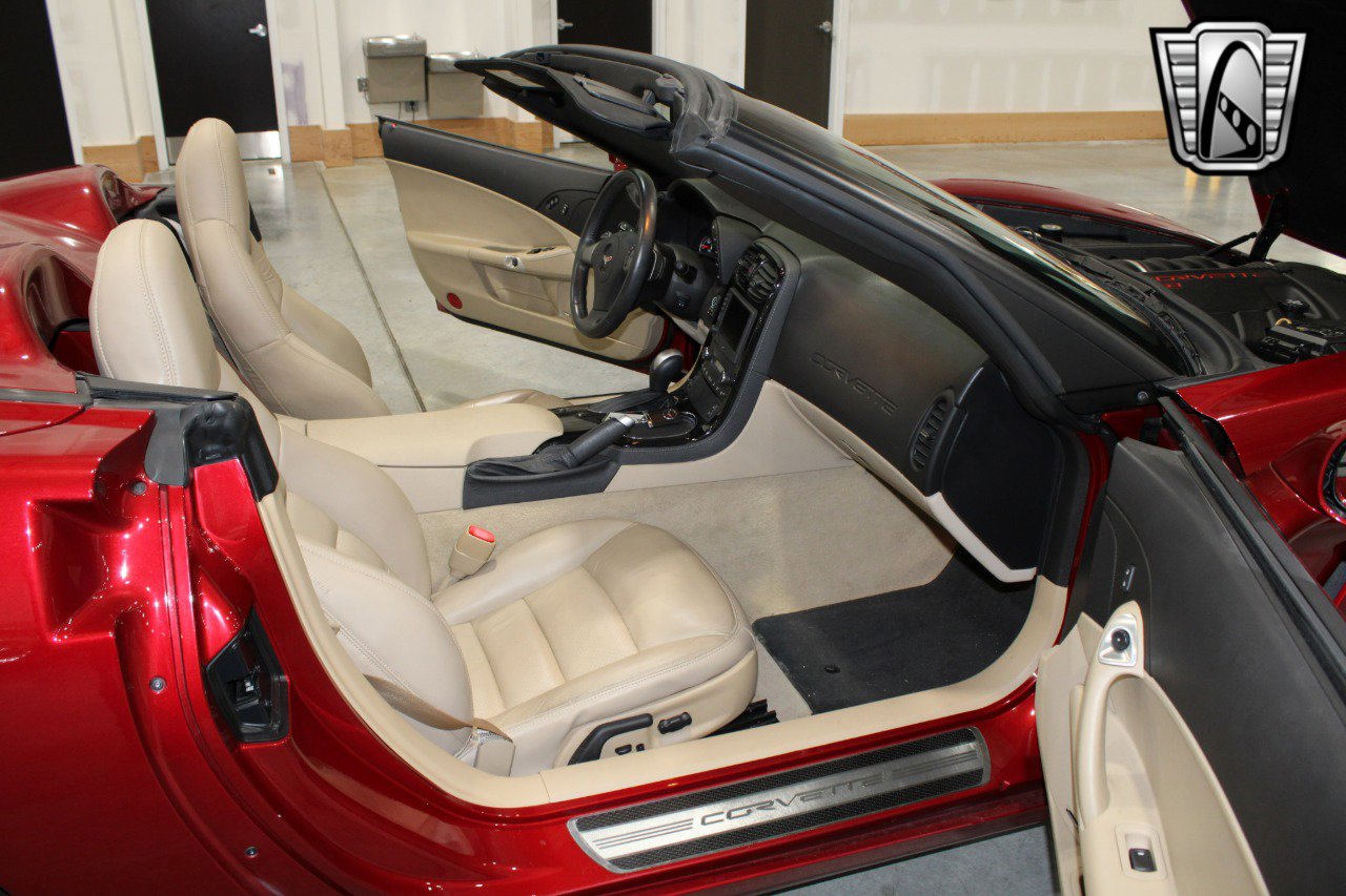 Used 2008 Chevrolet Corvette Convertible w/ Preferred Equipment Group image 7