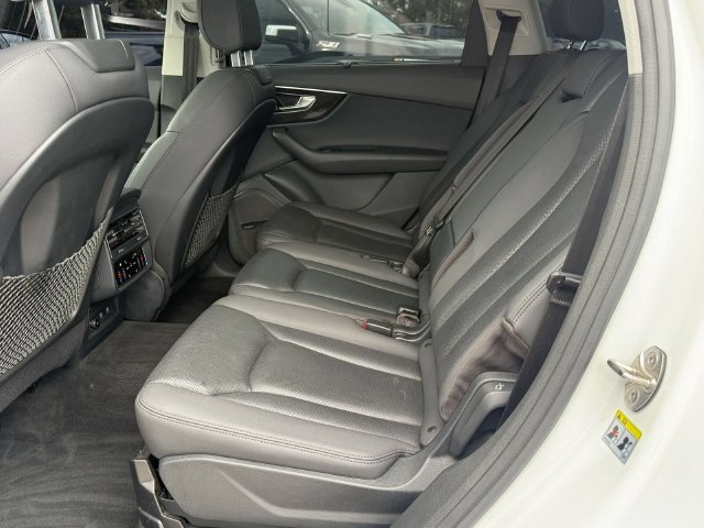 Used 2020 Audi Q7 3.0T Prestige w/ Prestige Package AWD/4WD image 13