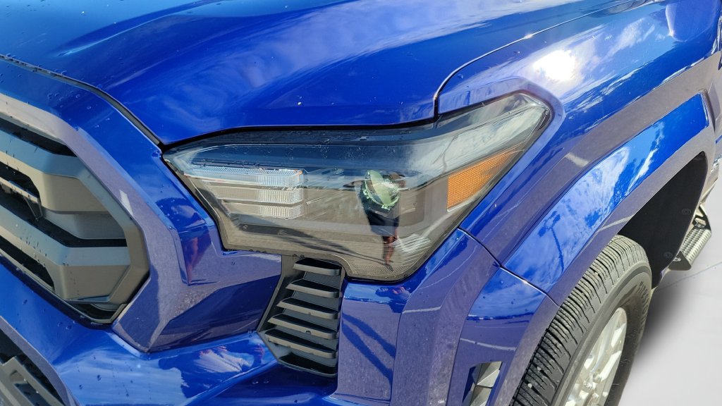 Certified 2025 Toyota Tacoma SR5 AWD/4WD image 25