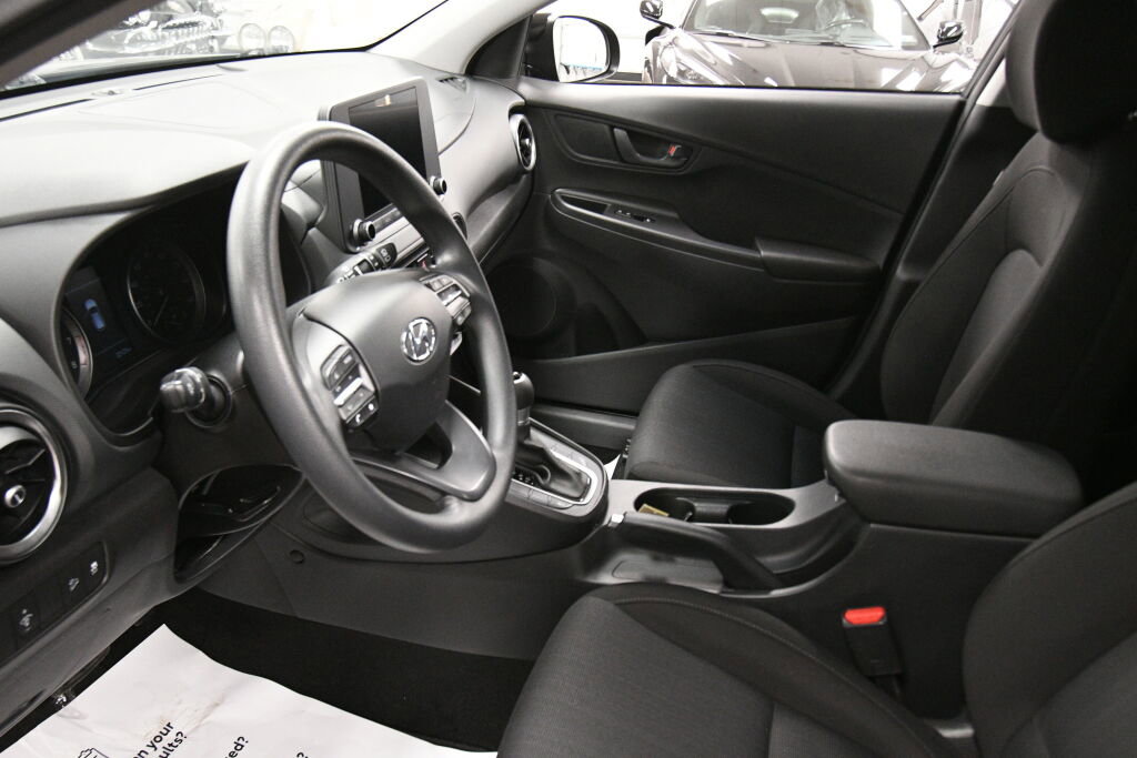 Used 2023 Hyundai Kona SEL w/ Cargo Package image 17