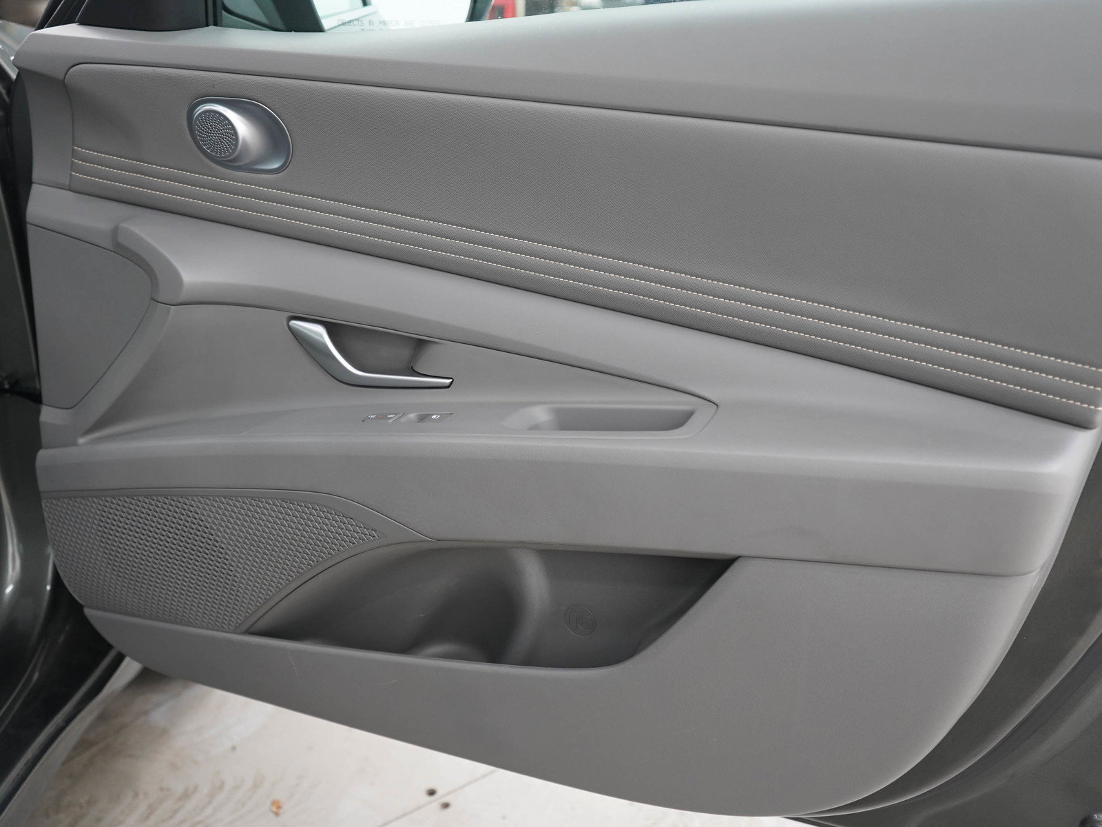 Used 2024 Hyundai Elantra SEL w/ Convenience Package FWD image 9