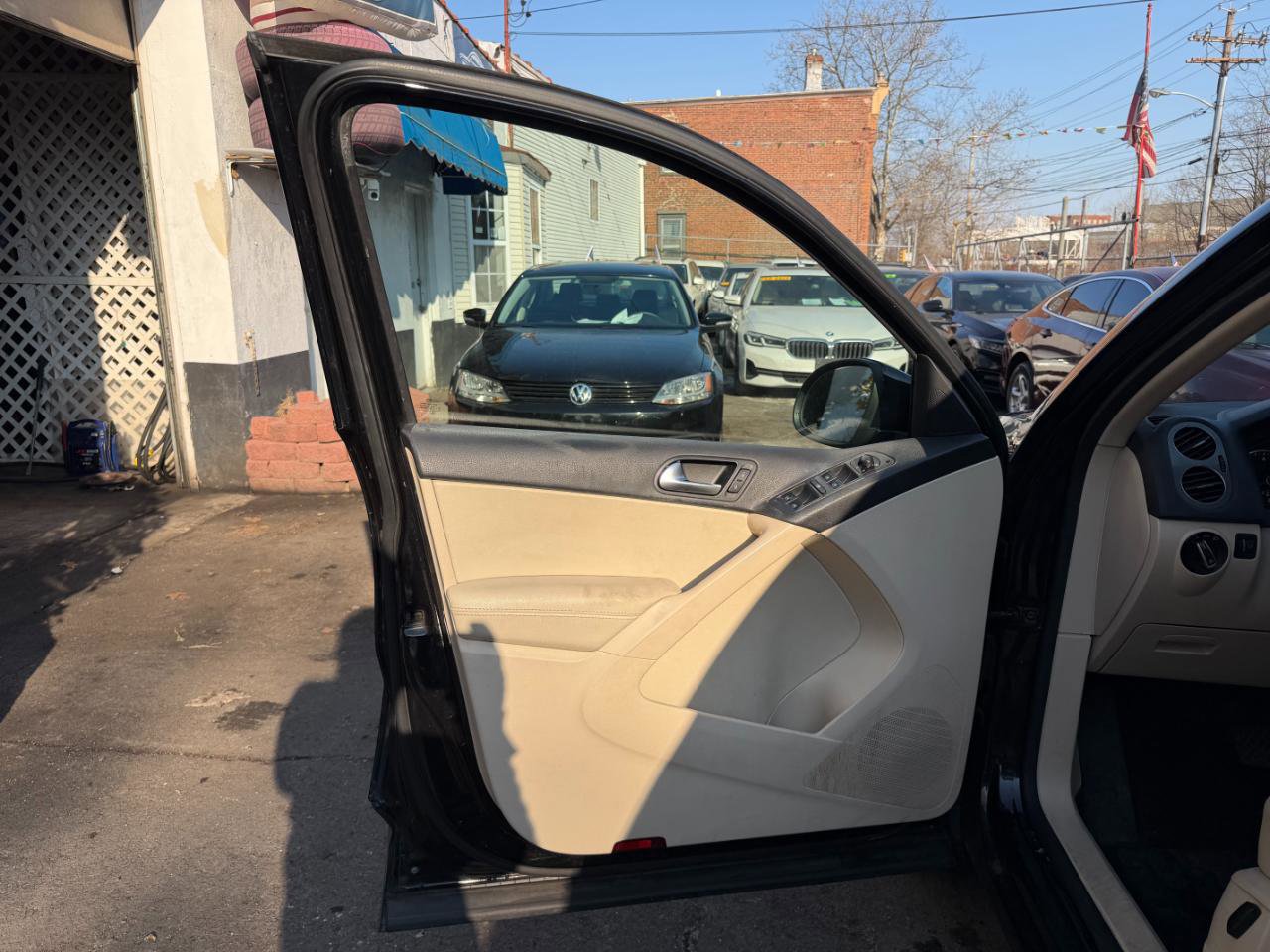 Used 2016 Volkswagen Tiguan S image 19