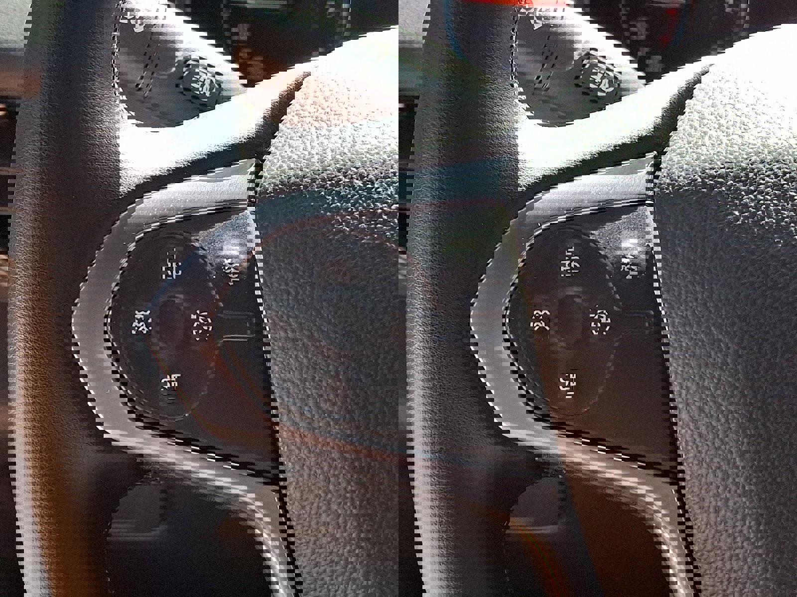 Used 2023 Chevrolet Traverse LT w/ Midnight/Sport Edition image 21