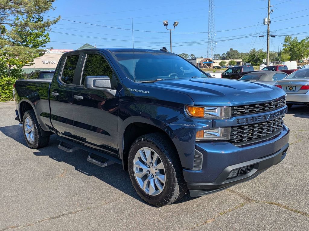 Used 2020 Chevrolet Silverado 1500 Custom w/ Custom Value Package RWD image 2