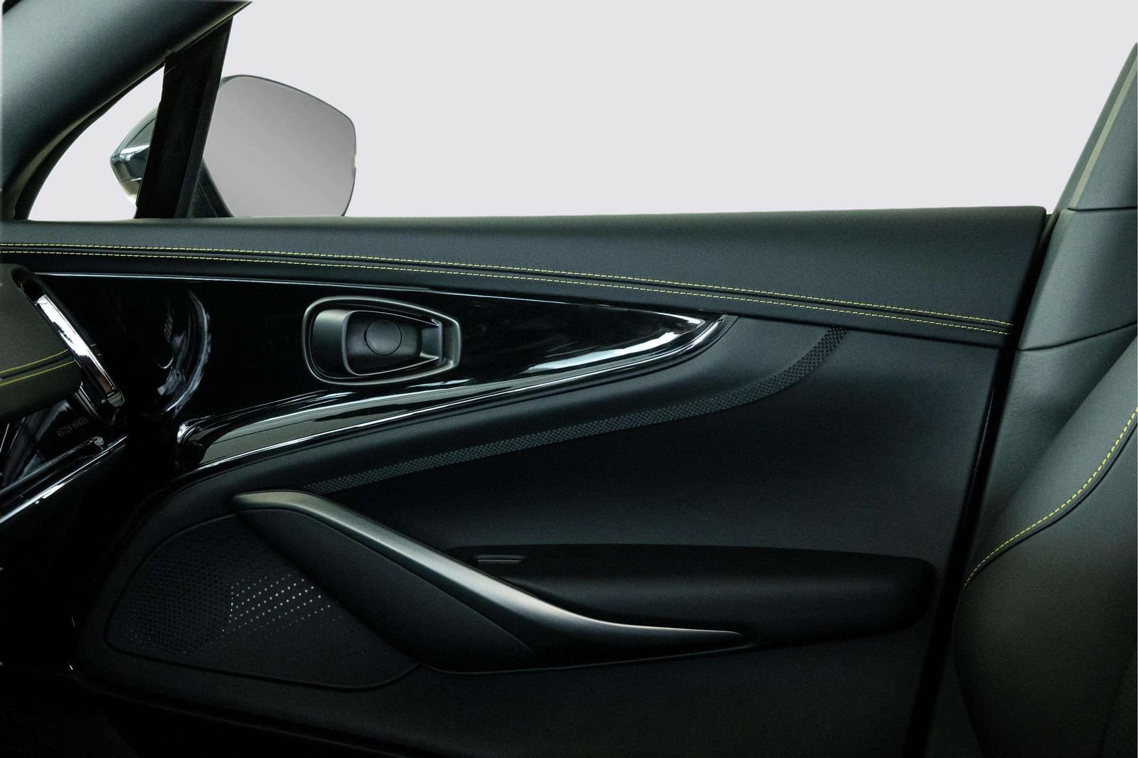 New 2026 Aston Martin DBX 707 AWD/4WD image 14