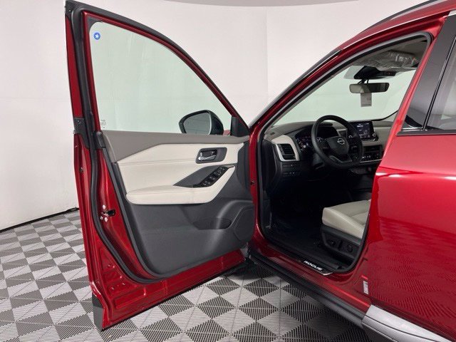 New 2026 Nissan Rogue Dark Armor FWD image 17