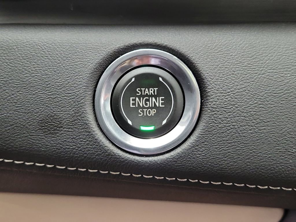 Used 2023 Cadillac Escalade Premium Luxury w/ LPO, Floor Liner Package AWD/4WD image 33