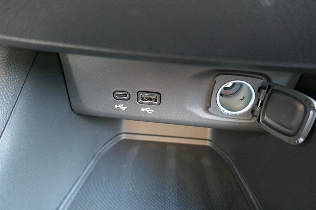 New 2025 Buick Envista Preferred image 17