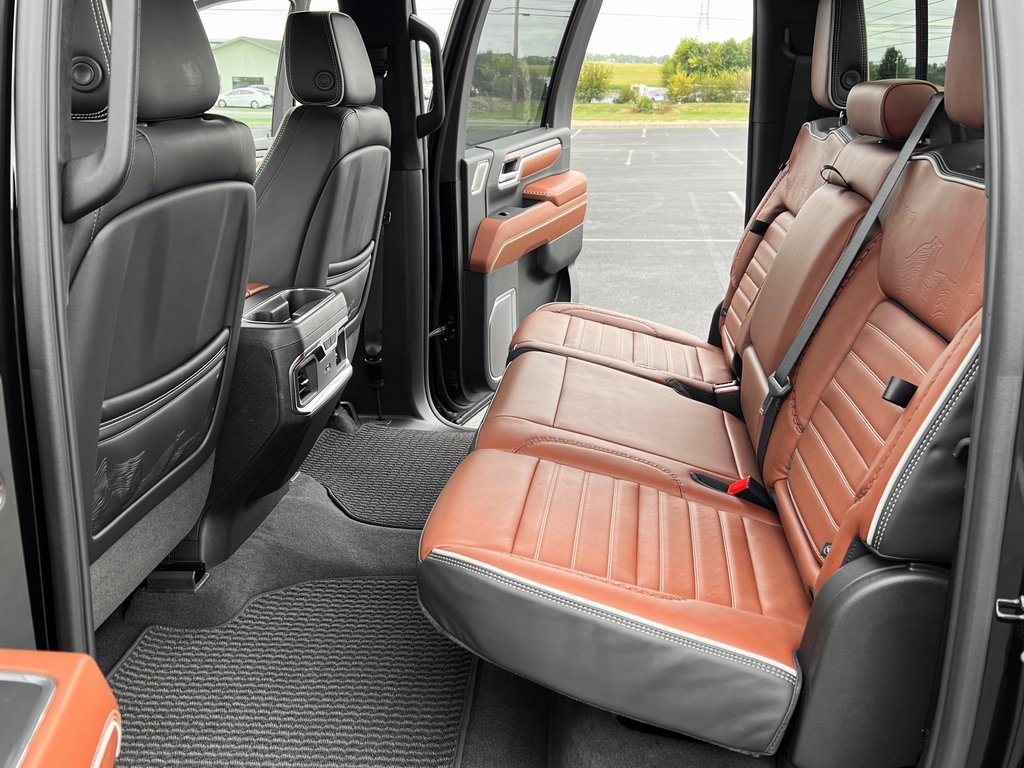 Used 2025 GMC Sierra 3500 Denali Ultimate image 22