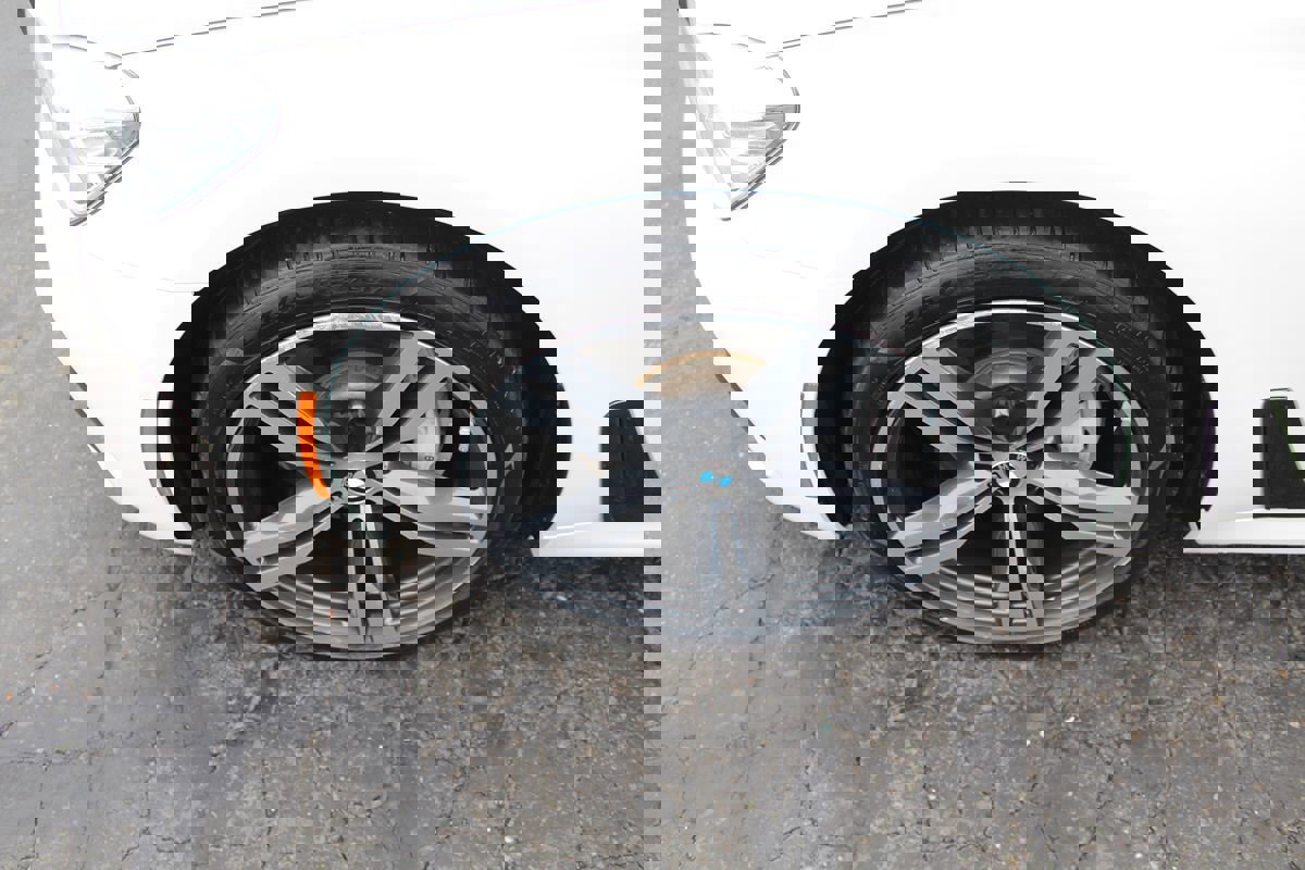 Used 2018 BMW 740i image 11