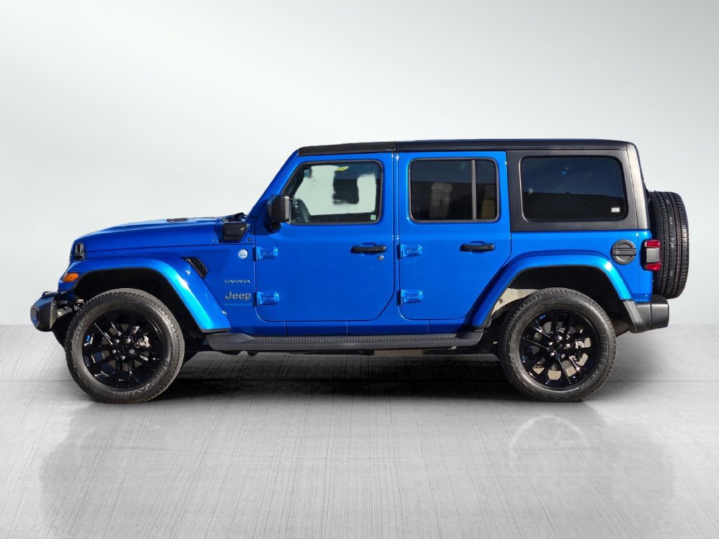 Used 2023 Jeep Wrangler Unlimited Sahara w/ Dual Top Group AWD/4WD image 7