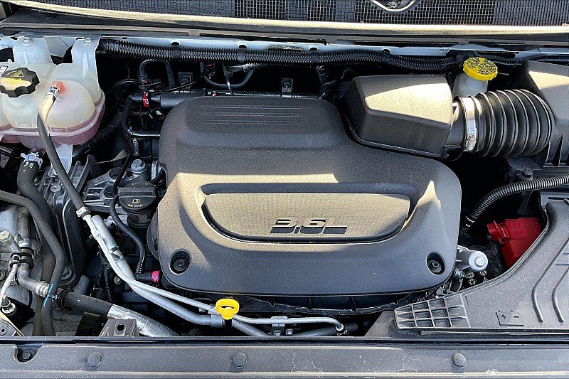 Used 2023 Chrysler Voyager LX FWD image 27