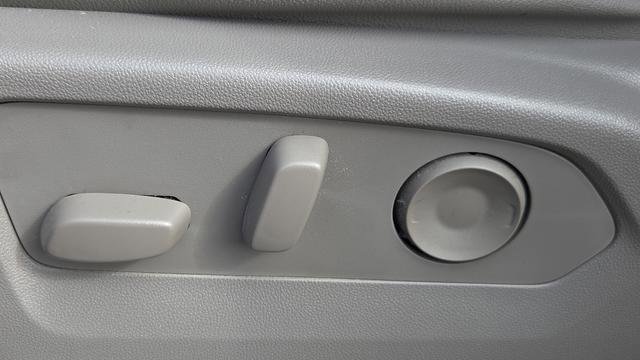 Used 2023 GMC Sierra 1500 SLT image 35