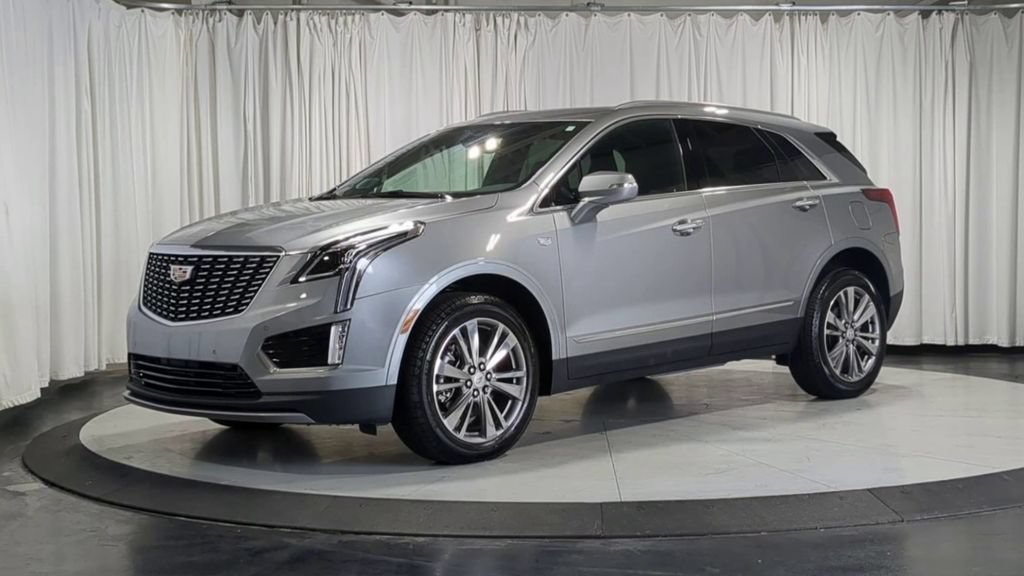 Used 2025 Cadillac XT5 Premium Luxury AWD/4WD image 4