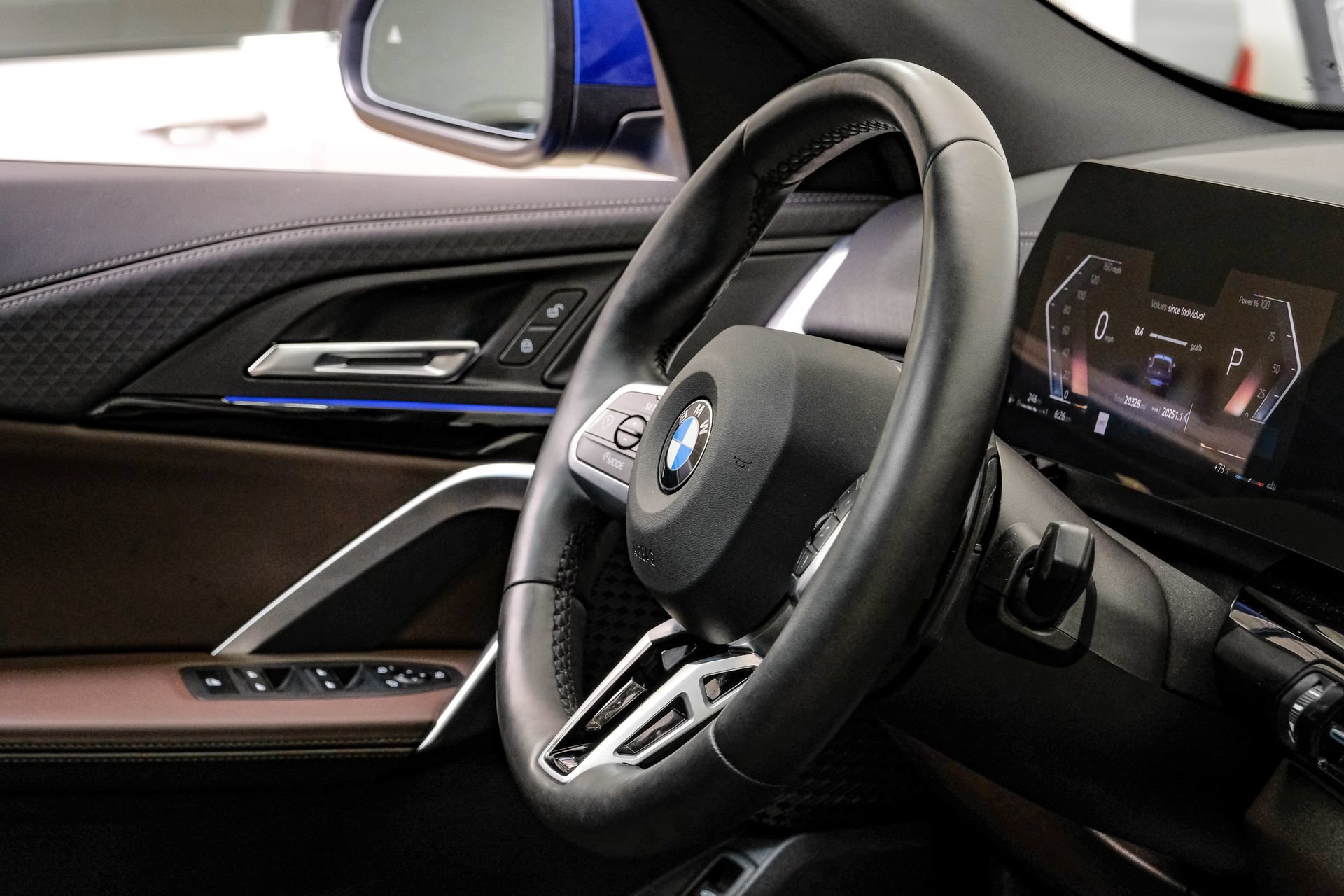 Used 2025 BMW X2 xDrive28i AWD/4WD image 18