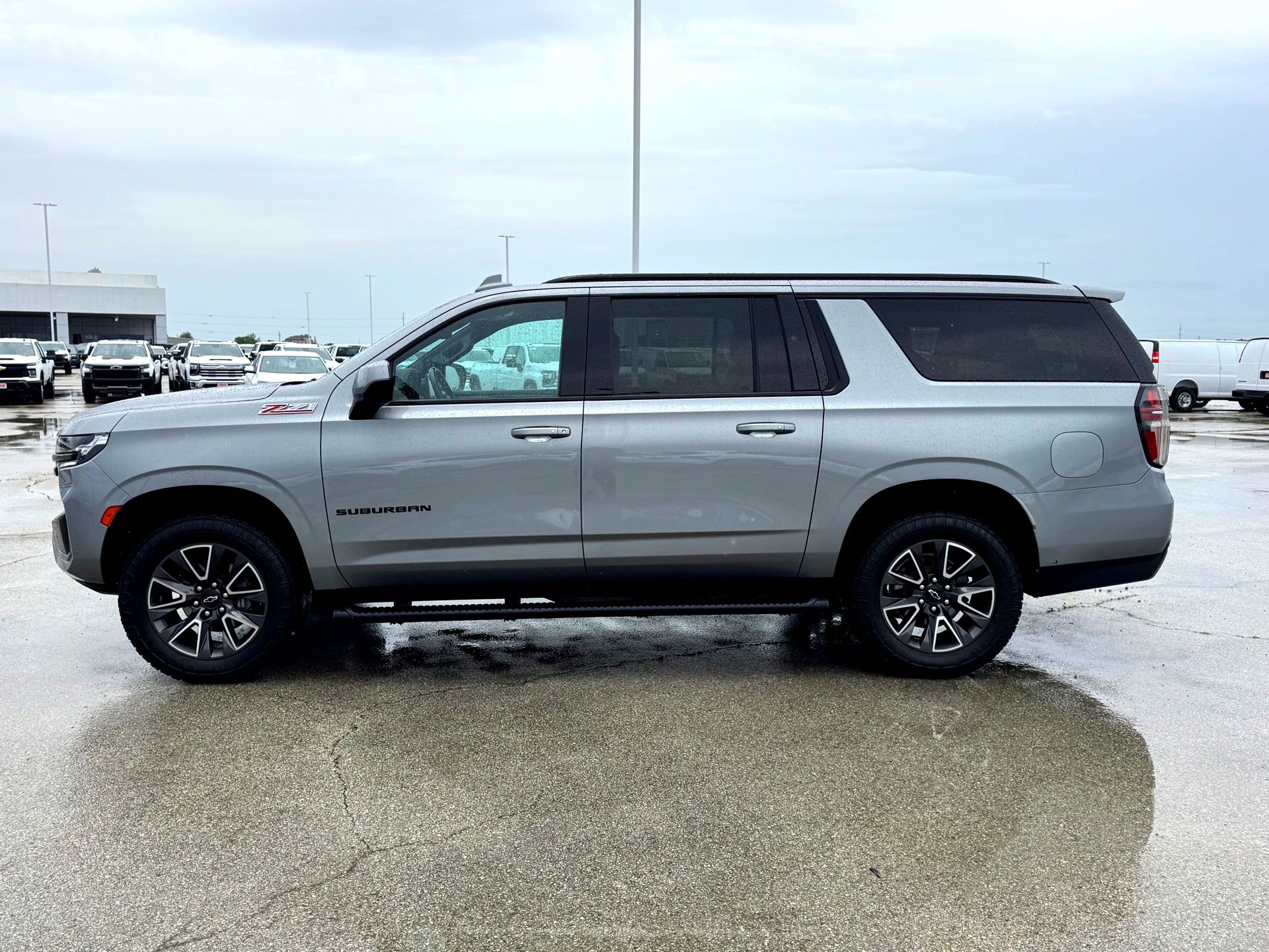 Used 2023 Chevrolet Suburban Z71 AWD/4WD image 10