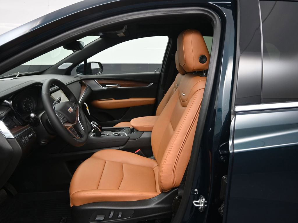 New 2026 Cadillac XT5 Premium Luxury w/ LPO, Floor Liner Package image 10