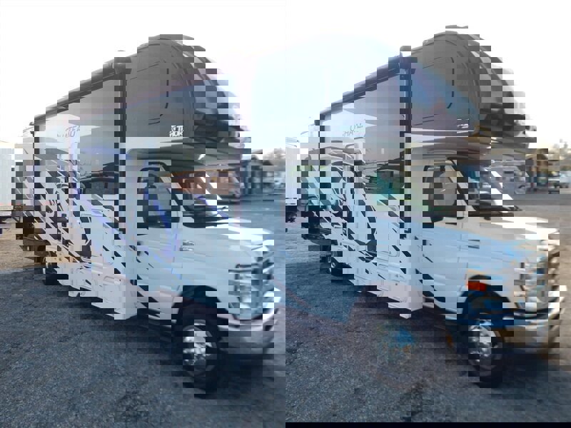 Used 2022 Ford E-450 and Econoline 450 Super Duty w/ Motorhome Prep Package image 5