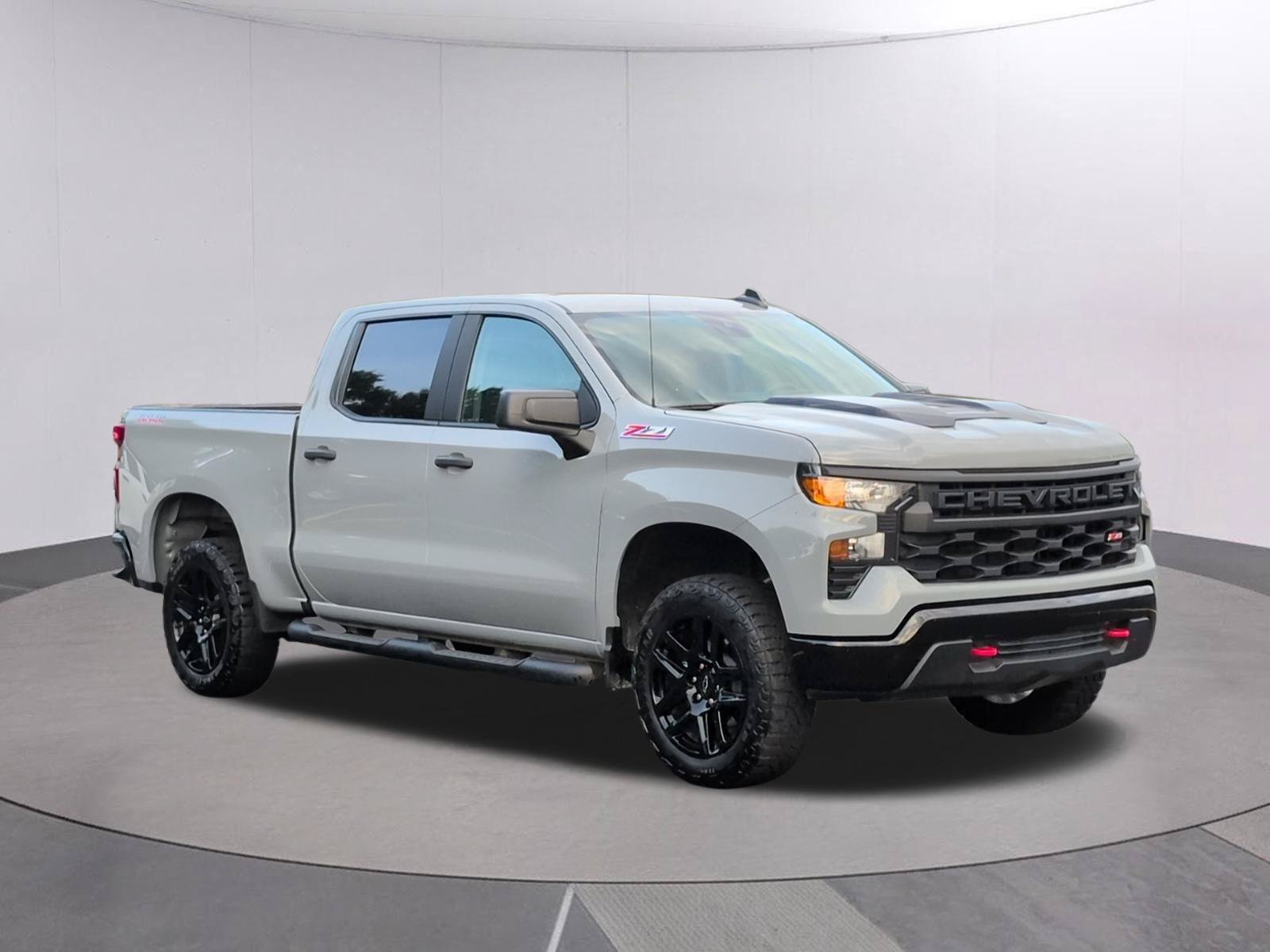Used 2025 Chevrolet Silverado 1500 Custom Trail Boss AWD/4WD image 9