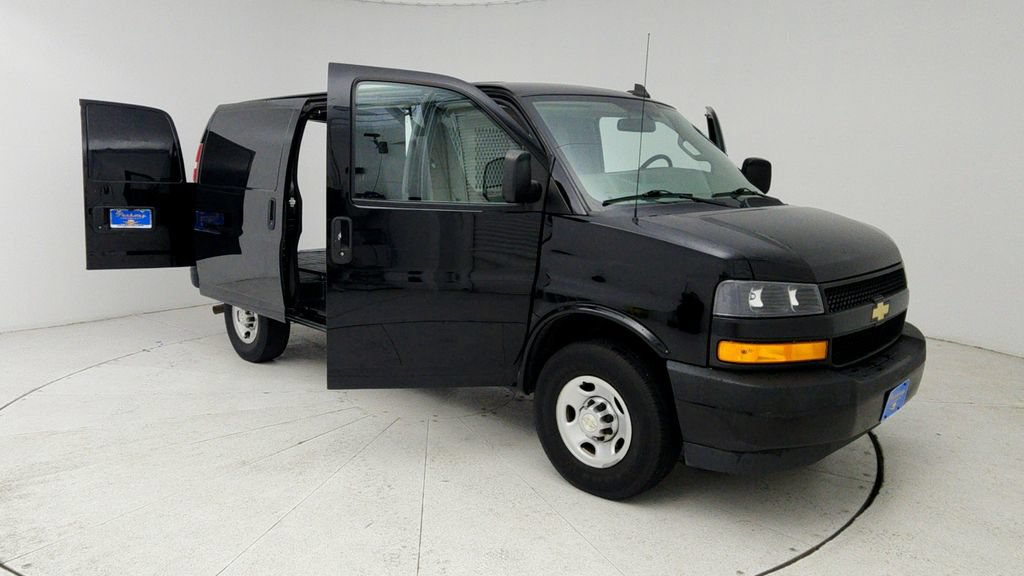 Used 2021 Chevrolet Express 2500 w/ Driver Convenience Package RWD image 10