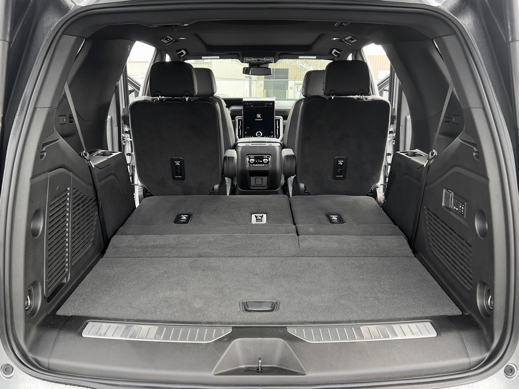 Used 2025 GMC Yukon Denali image 13