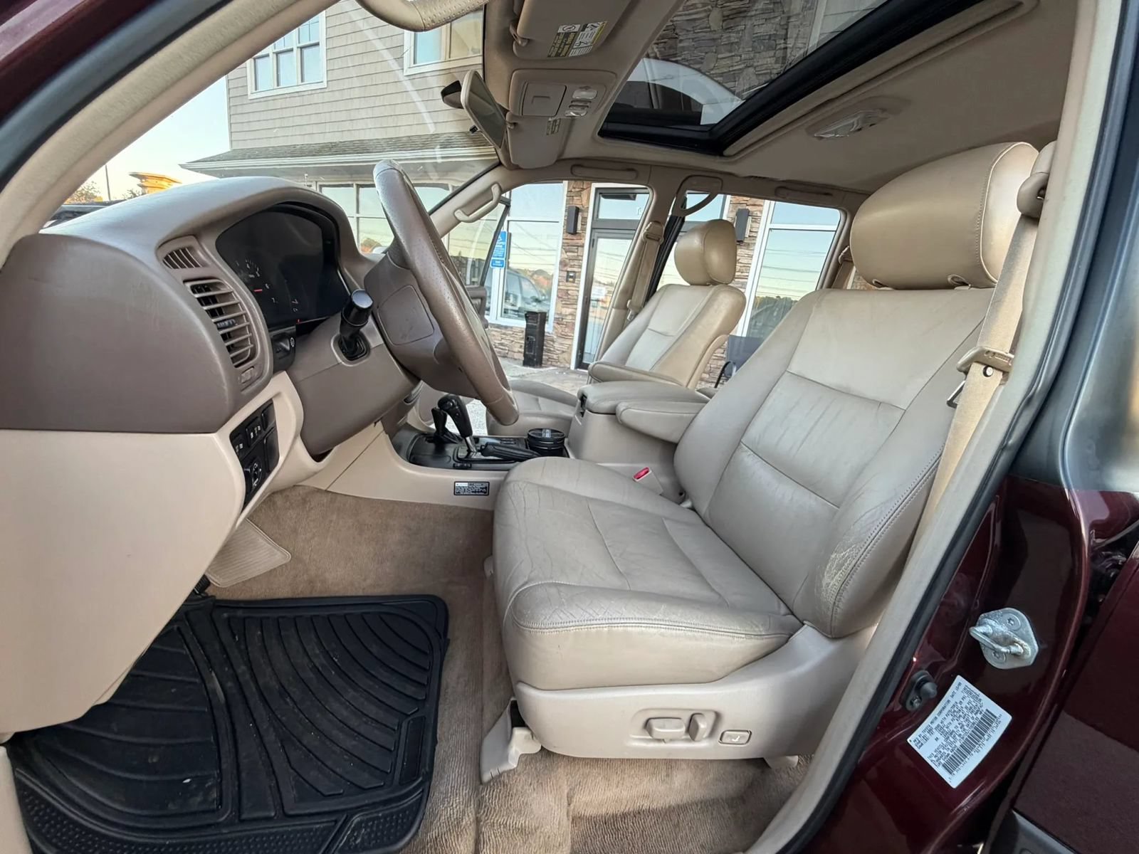 Used 2000 Toyota Land Cruiser w/ Convenience Pkg AWD/4WD image 36