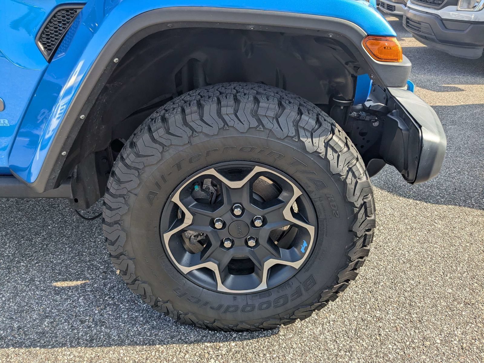 Used 2022 Jeep Wrangler Unlimited Rubicon 4xe AWD/4WD image 11