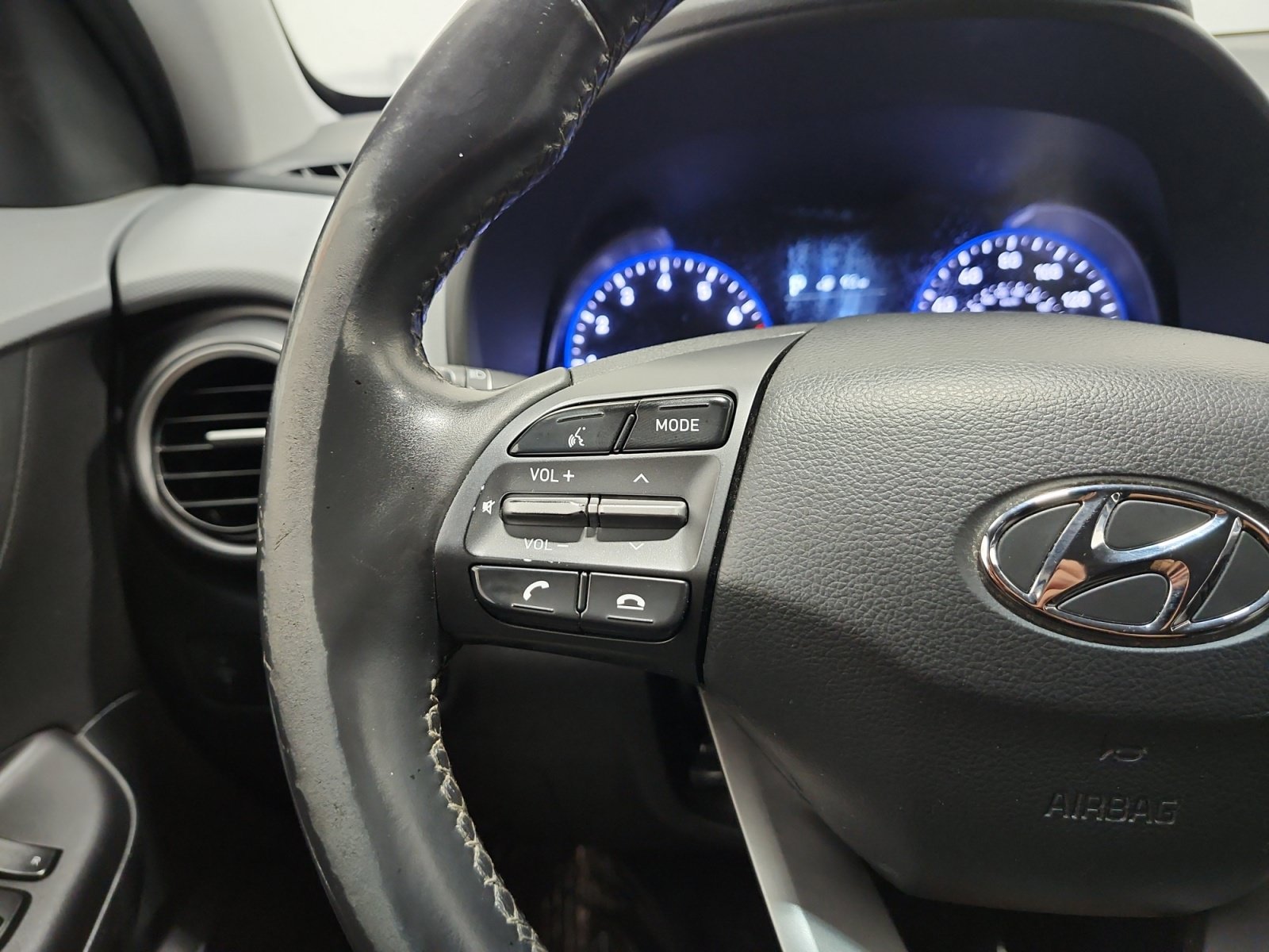 Used 2018 Hyundai Kona SEL AWD/4WD image 25
